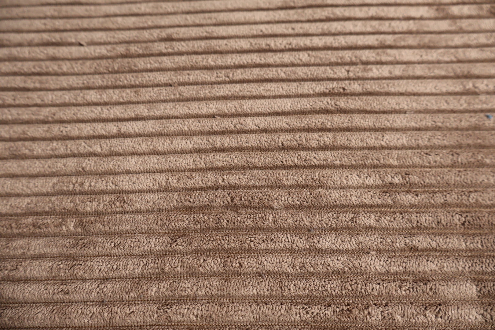 Tissu velours côtelé marron foncé