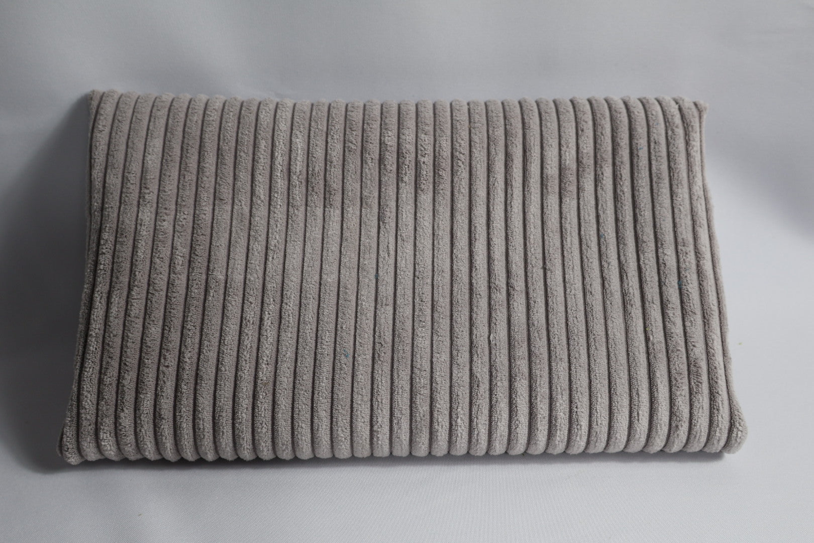 Tissu velours gris clair