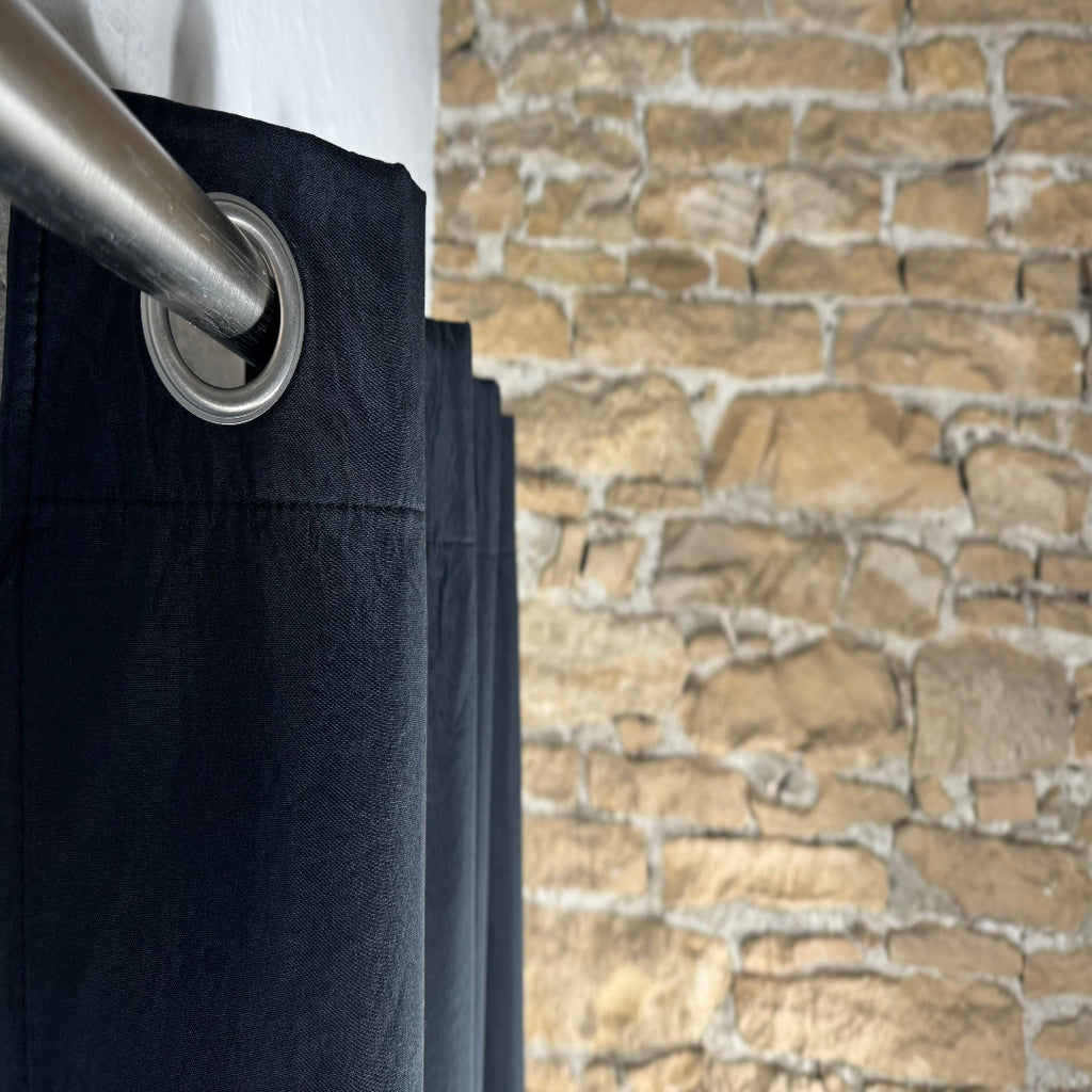 Rideau noir isolant thermique